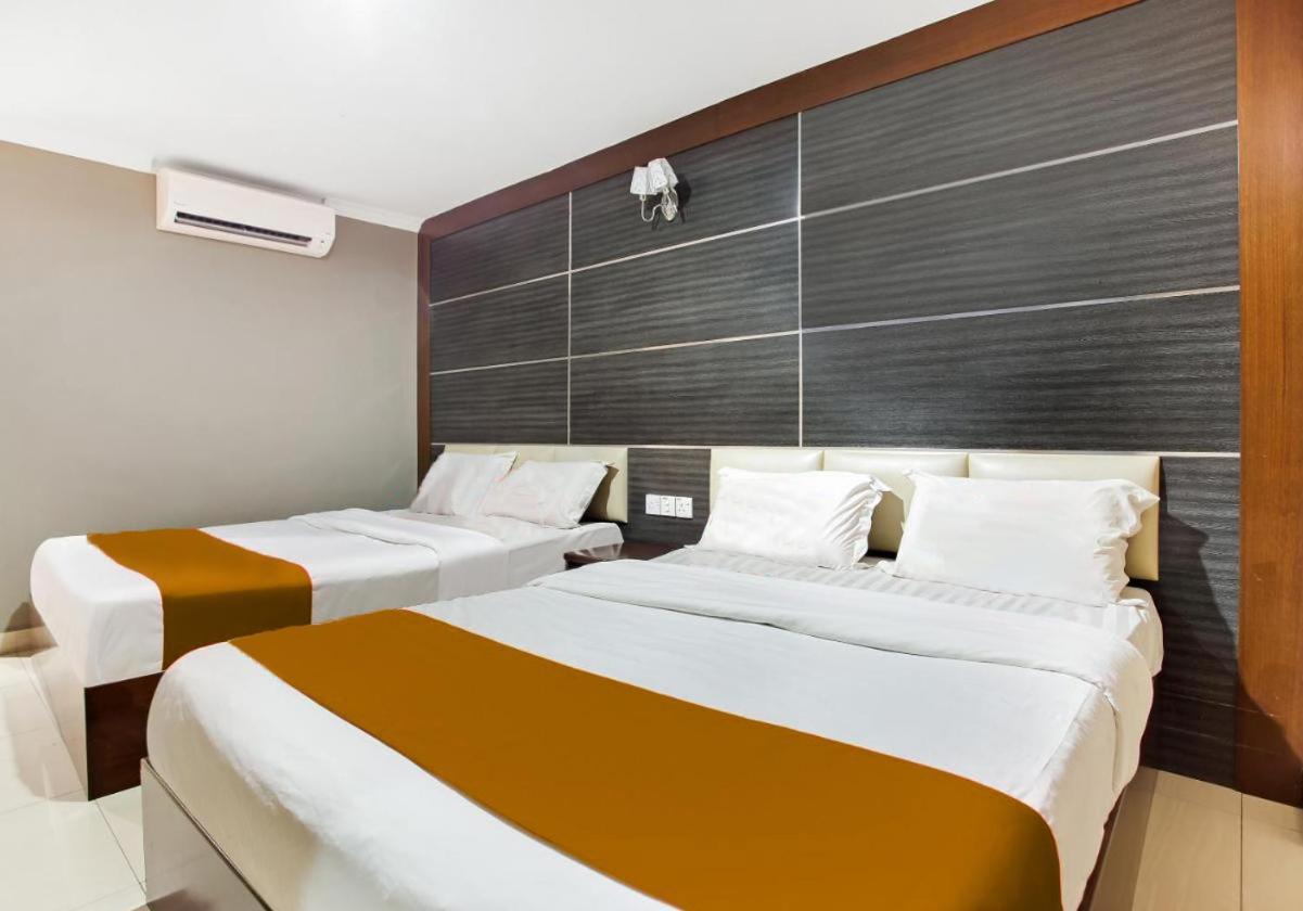 Sejati Hotel Ситиаван Экстерьер фото